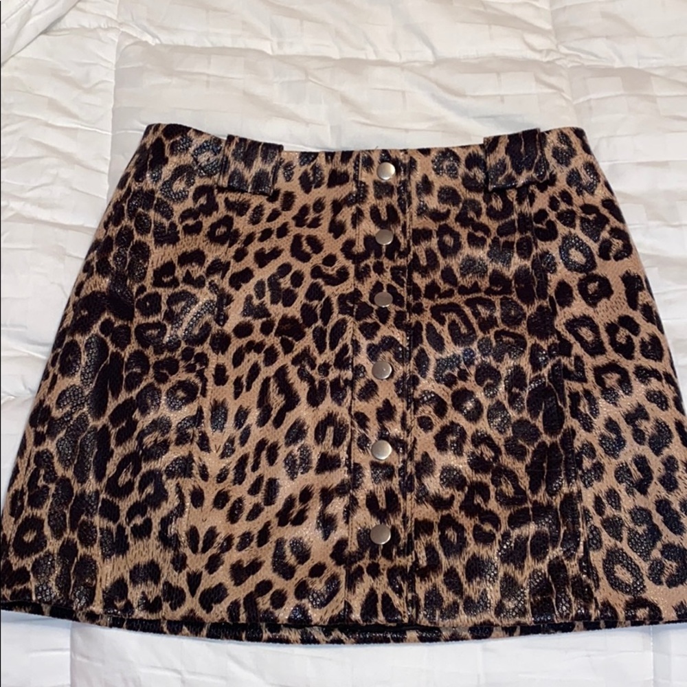 KNOW ONE CARES cheetah button up skirt